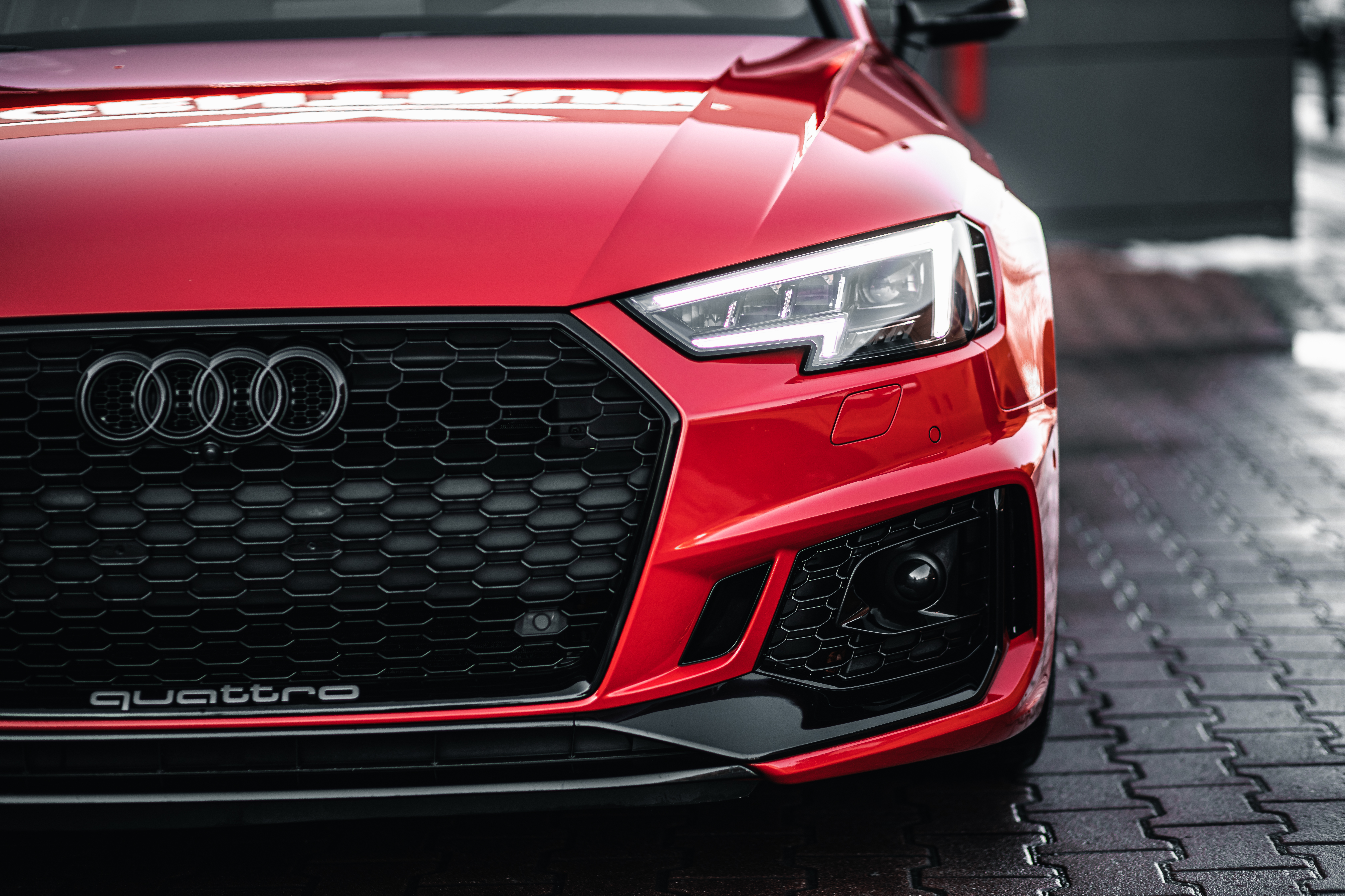 Audi RS4 Quattro przód