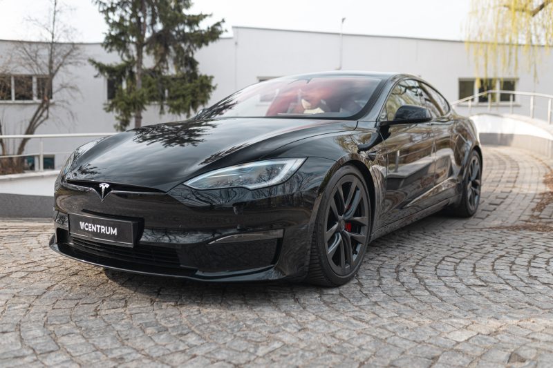 Tesla Model S Plaid
