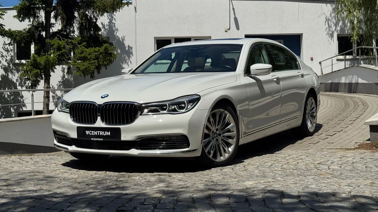 BMW 750Li xDrive, 330kW || USA || vat marża || masaże