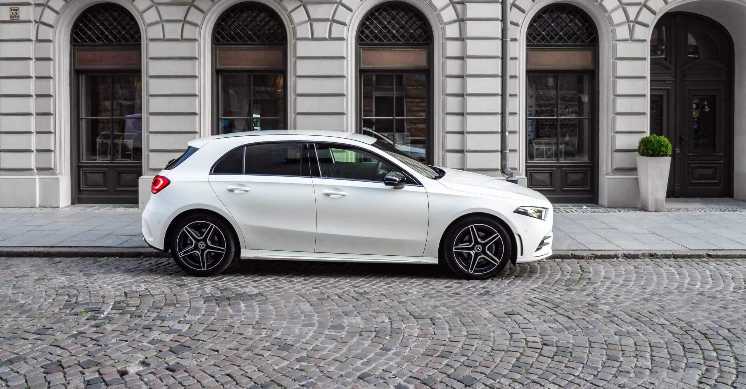 Wynajem Mercedes-Benz A250e Warszawa