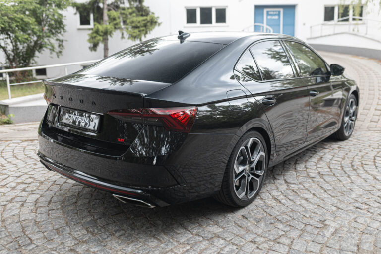1Y8A6059