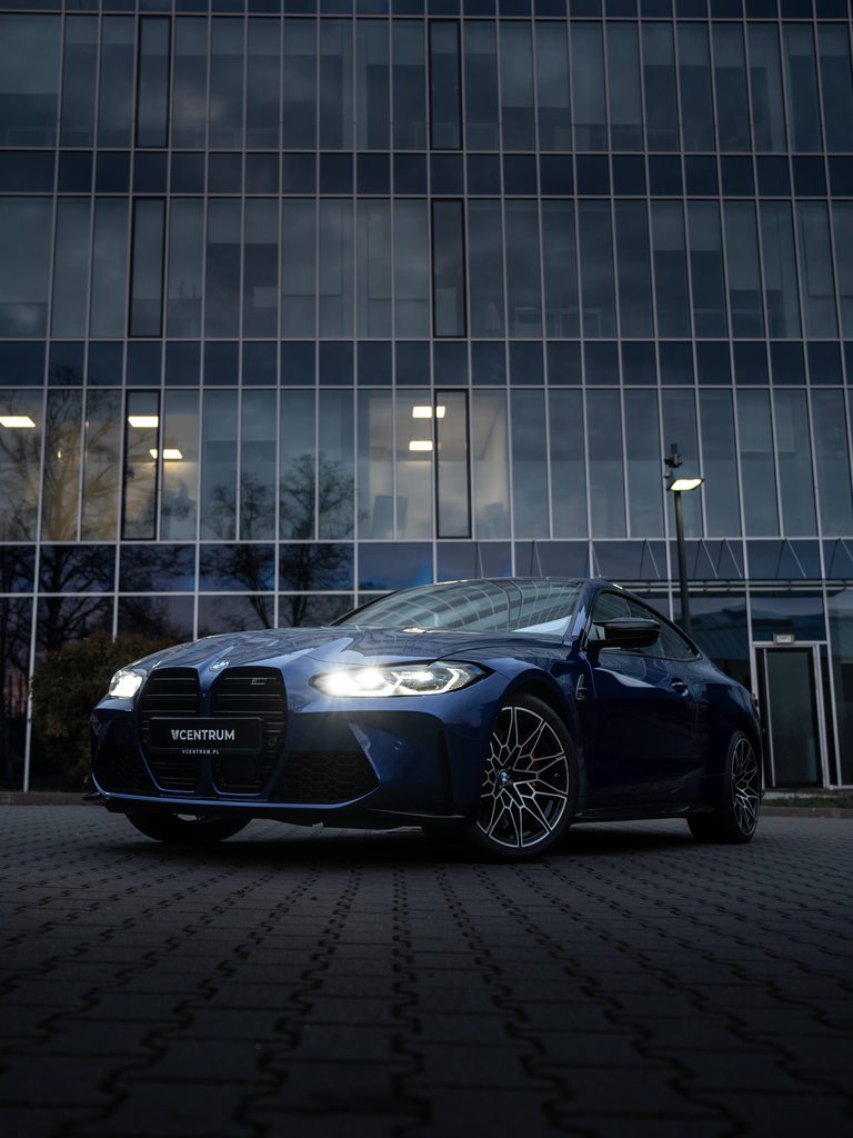 BMW przód nocą